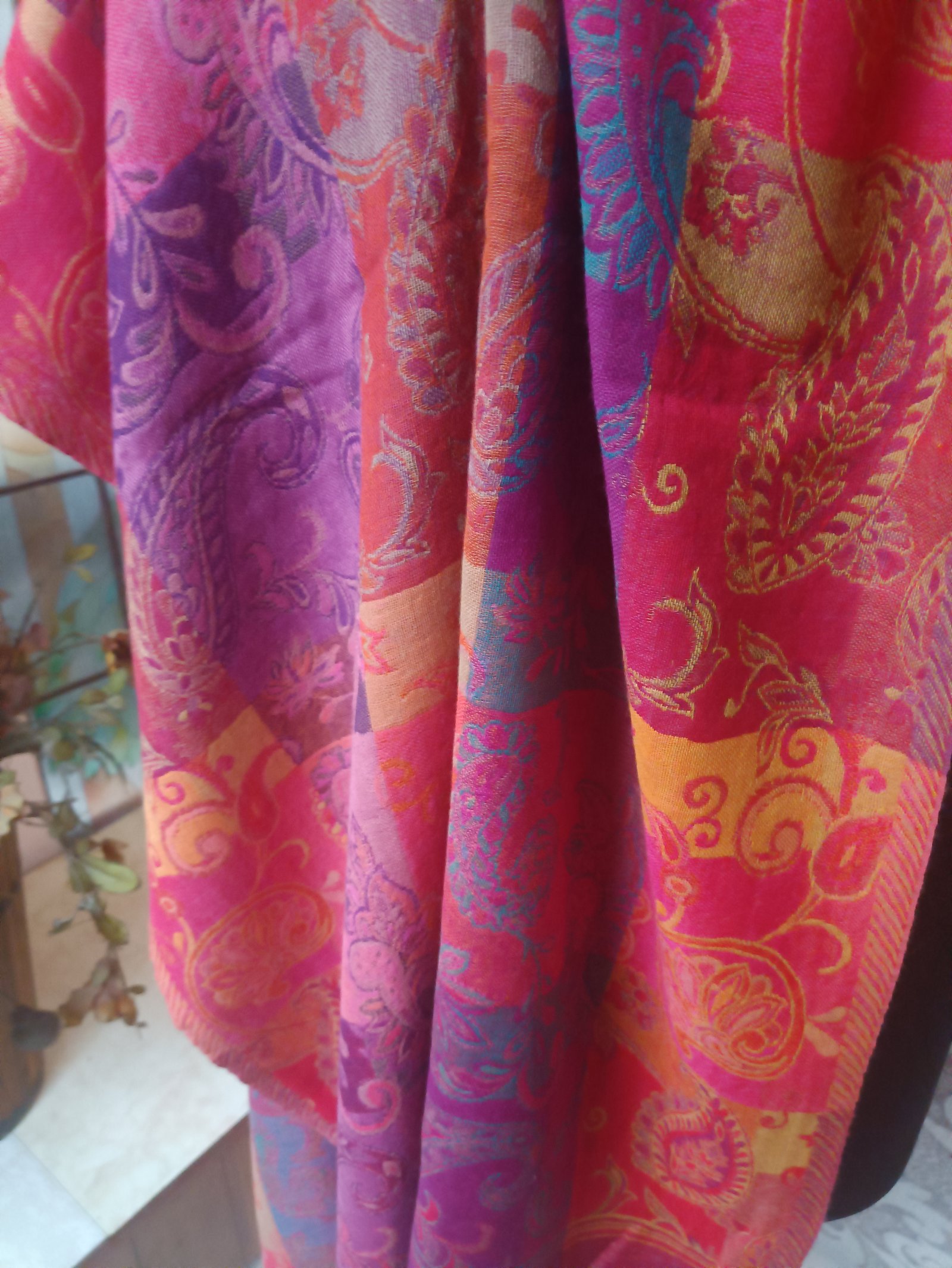 Reversible Jamavar Pashmina Stole 100% Wool Jacquard Scarf